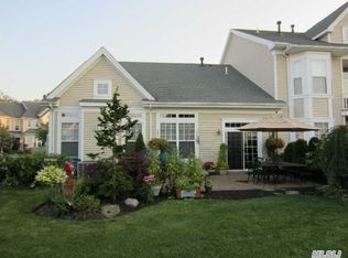 74 Symphony Dr, Lake Grove, NY 11755