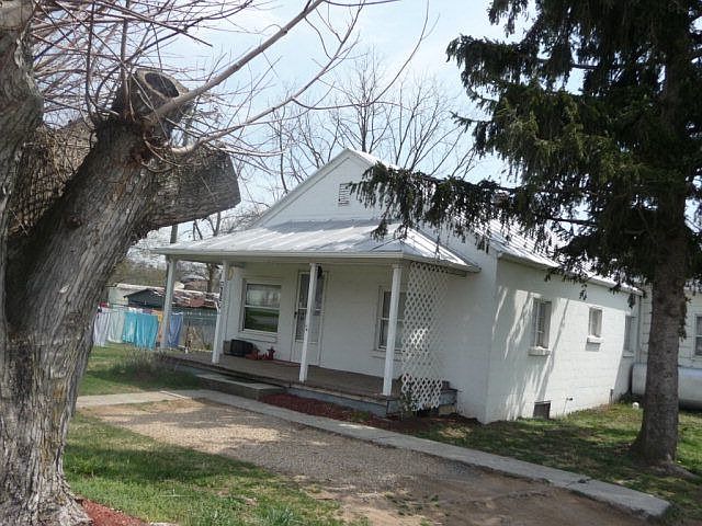 1st image of 15270 Lone Pine Dr