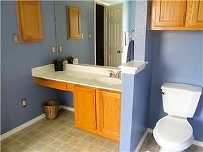 5th image of 2907 Rainy River Dr