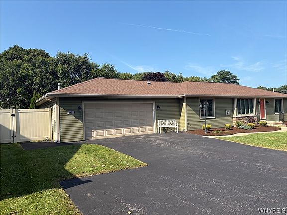 2nd image of 8421 Forest Rd