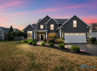 2837 Woods Edge Rd, Perrysburg, OH 43551