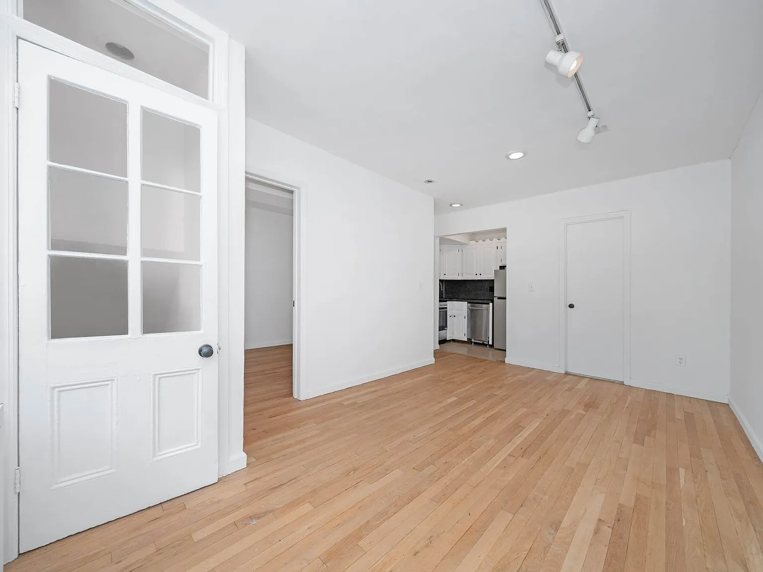 458 West 52nd Street — Photo 3