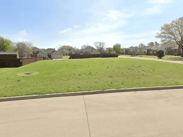 1124 Oxford Dr, Desoto, TX 75115