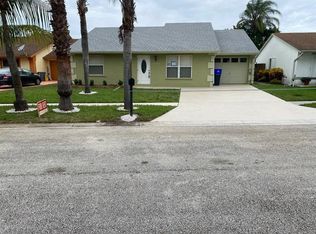 5453 River Plantation Rd, Lake Worth, FL 33463