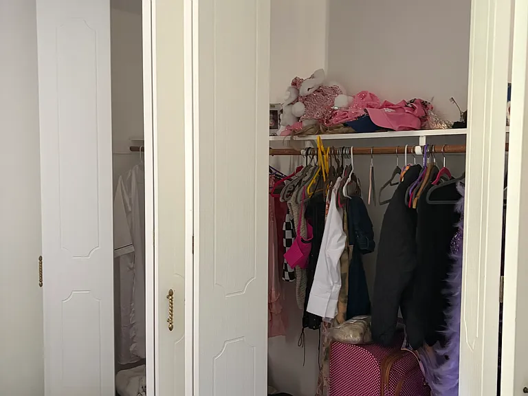 Hillpark Dr — Photo 3