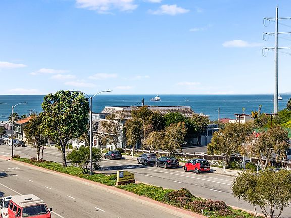2nd image of 460 Rosecrans Ave