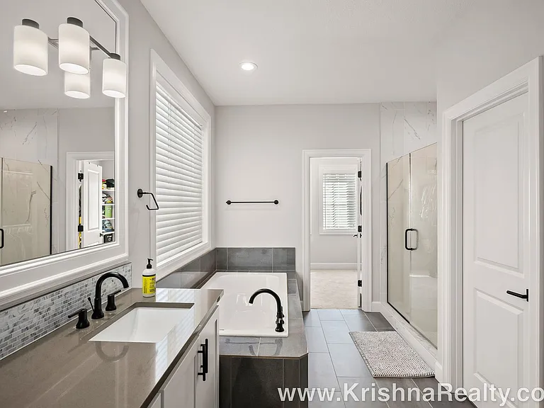 16685 NW Crossvine St — Photo 24