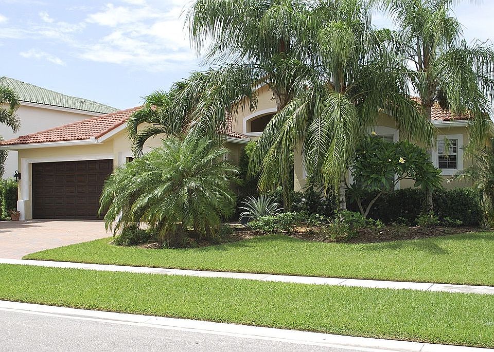 2nd image of 11425 Manatee Bay Ln