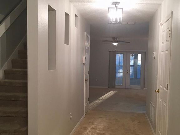 Spacious entry for your own decor!