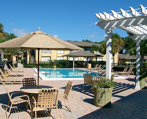 St. John's Pointe Pool Area