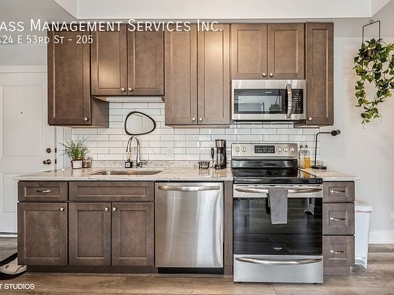 4th image of 5228 S Blackstone Ave #205