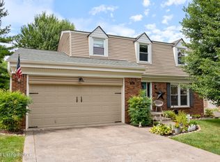 701 Greenvalley Cir, Douglass Hills, KY 40243