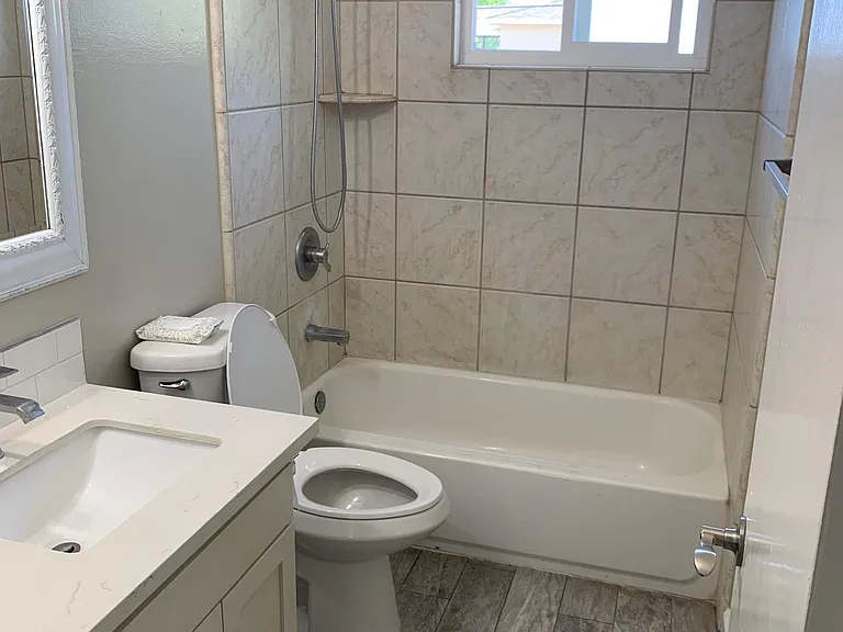 1077 Topaz Ave #17 — Photo 3