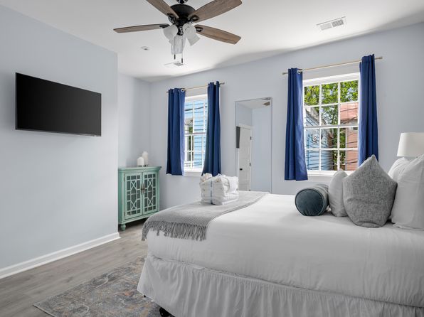 charleston-south-carolina-2057762737 picture