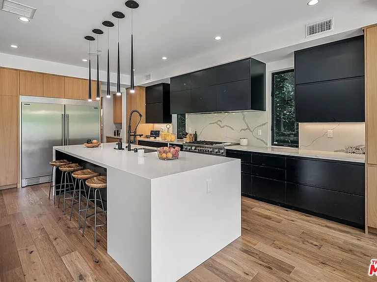 1037 Palms Blvd — Photo 8