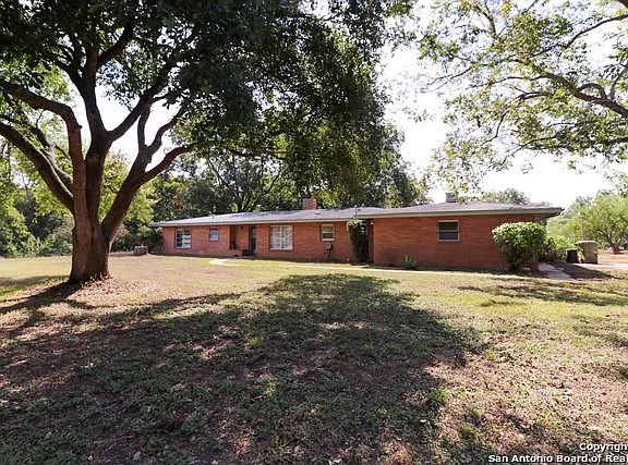 2nd image of 225A Valley Oak Dr