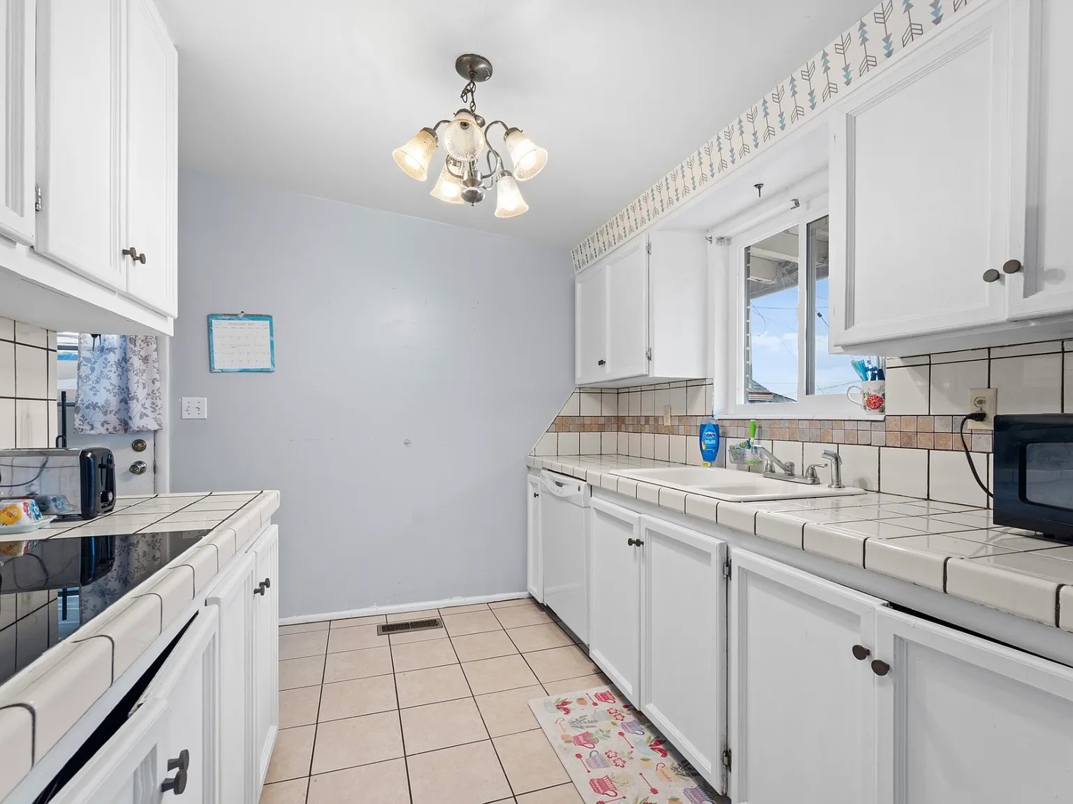 3 bed, 1144 sqft, $1,850 — Photo 3