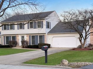 8461 Walredon Ave, Burr Ridge, IL 60527