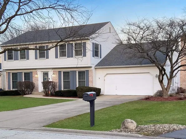 8461 Walredon Ave, Burr Ridge, IL 60527