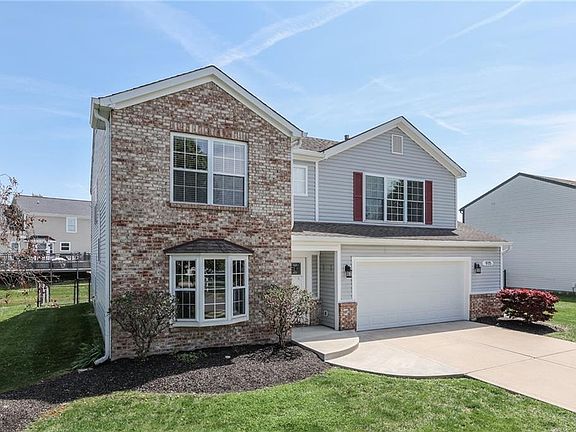 2nd image of 915 Yellowwood Dr