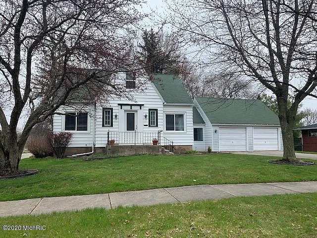 69 Kings Blvd photo 1