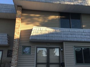 11 Cedarland Ct, Cromwell, CT 06416