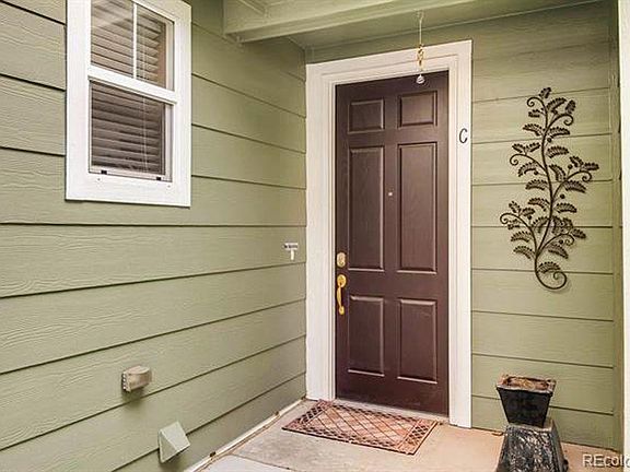 Exterior Front Entry