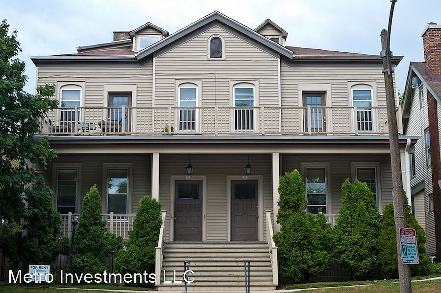 1st image of 2943 N Bartlett Ave #3