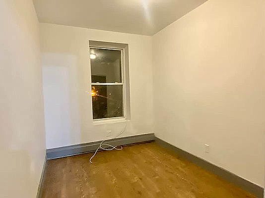 2nd image of 1932 Pacific St #2C