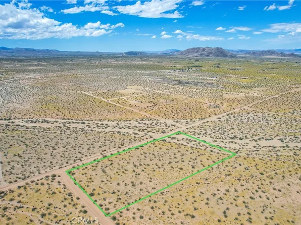 61100 Handley Rd, Landers, CA 92285