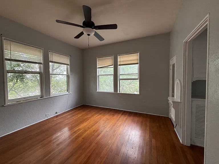 326 W Huisache Ave #11 — Photo 11