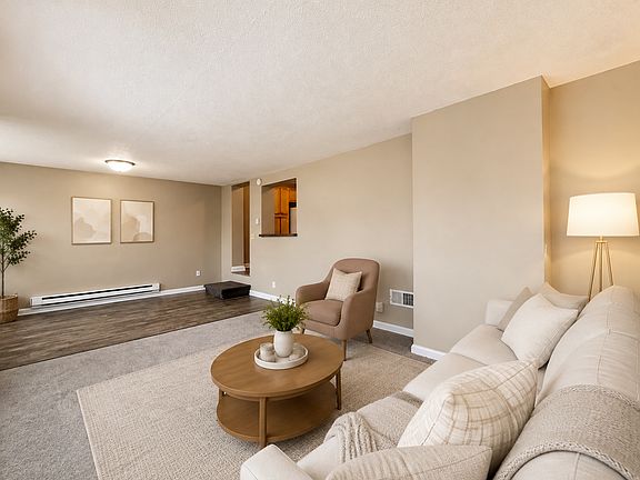 5th image of 880 Wilson Ave APT 4