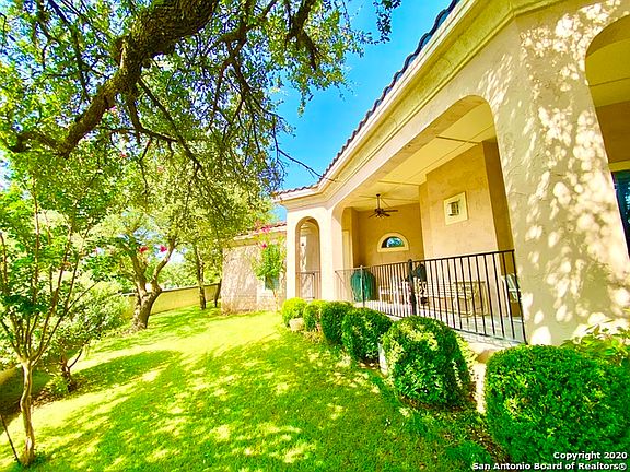 4th image of 102 Lantana Way