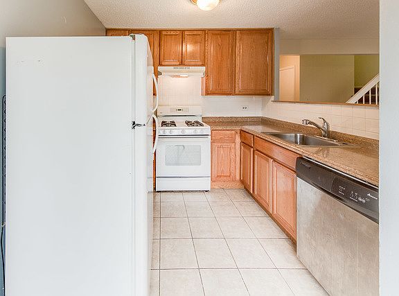 5th image of 704 Weymouth Cir