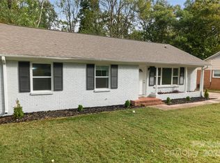 324 Clearbrook Rd, Matthews, NC 28105