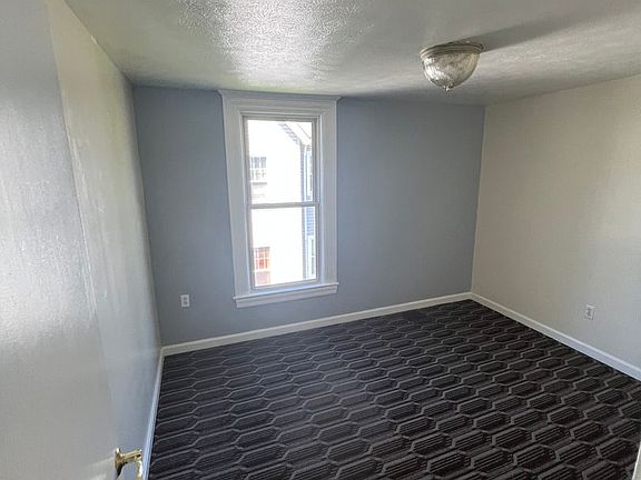4th image of 233 W 20th St #2