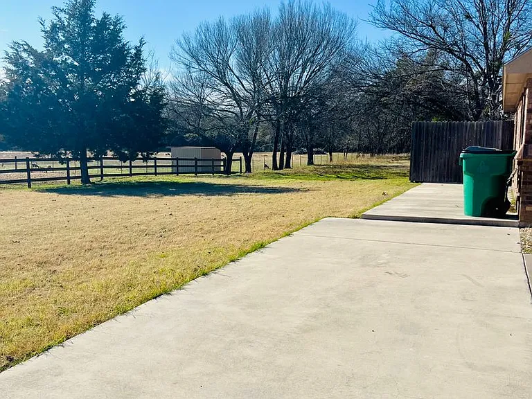 330 Jade Ln — Photo 27