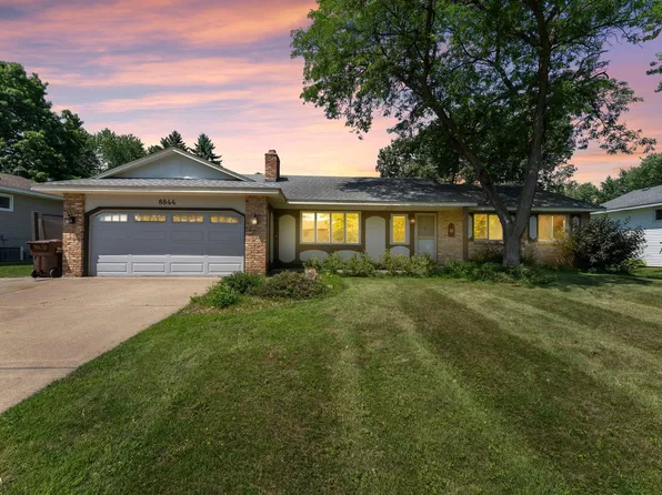 8844 75th St S, Cottage Grove, MN 55016