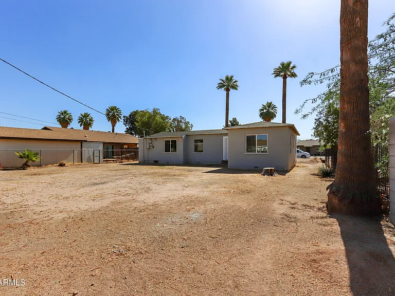 919 N Gilbert Ave — Photo 18