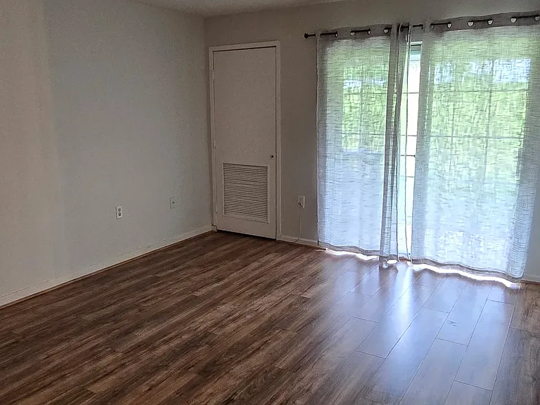 8503 Falls Run Rd #B — Photo 14