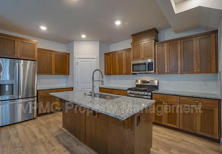6921 NE 16th Ave — Photo 9
