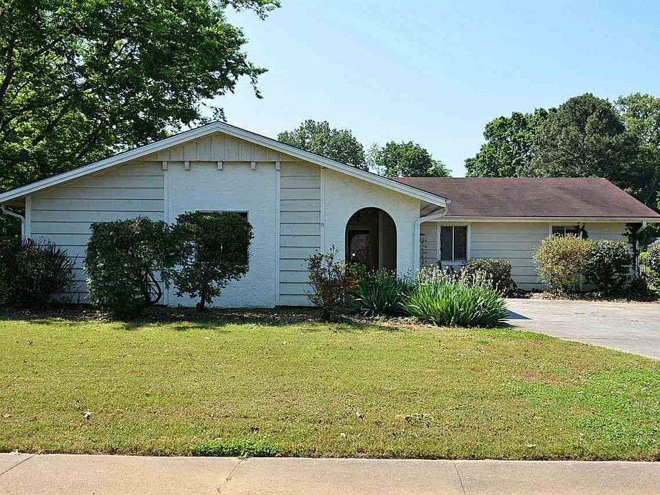 1st image of 2402 Arrow Wood Dr SE