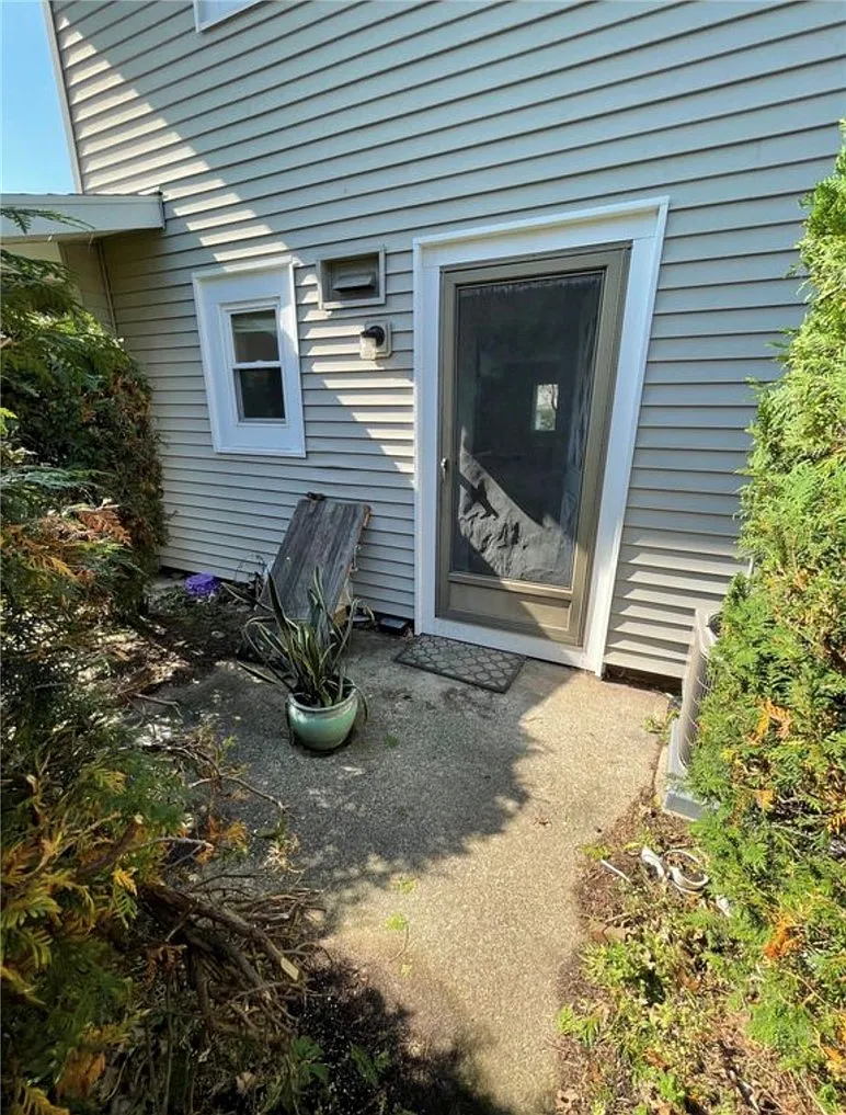 2 bed, 1.5 bath, 968 sqft, $1,900 — Photo 4
