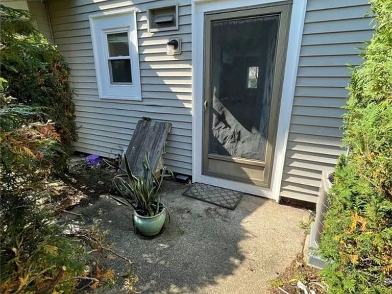 422 Eastbrooke Ln — Photo 15