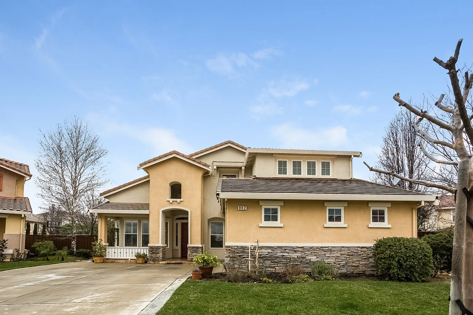 842 Olympic Ct photo 1