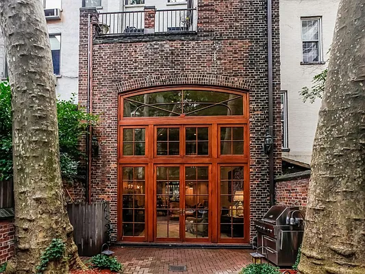 Sold by Sotheby's International Realty | media 19