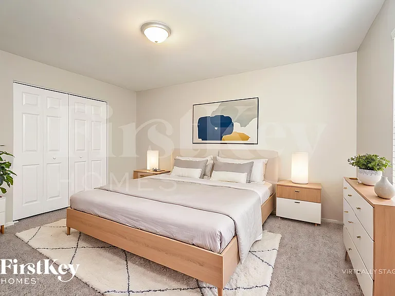 520 Martha Ct — Photo 13