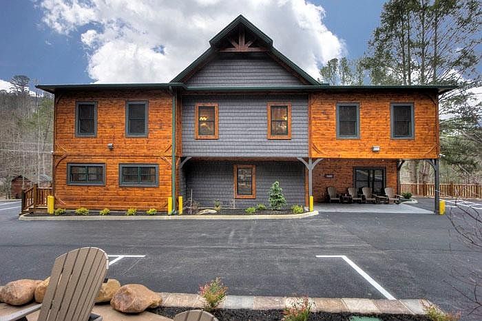 1st image of 504 Ridge Rd