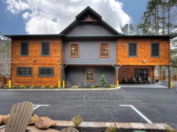 504 Ridge Rd, Gatlinburg, TN 37738