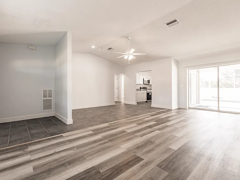 11065 Waterford Ave — Photo 19